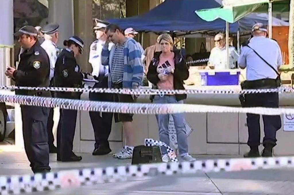 Police Wound Knife Wielding Man 3 Others In Mall Near Sydney Fox News