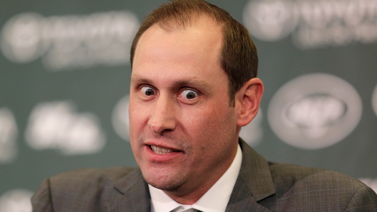 New York Jets Adam Gase S Intense Look Goes Viral During Introductory