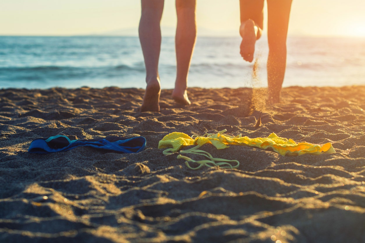Нудисты На Пляже — Как Избавиться От Предрассудков