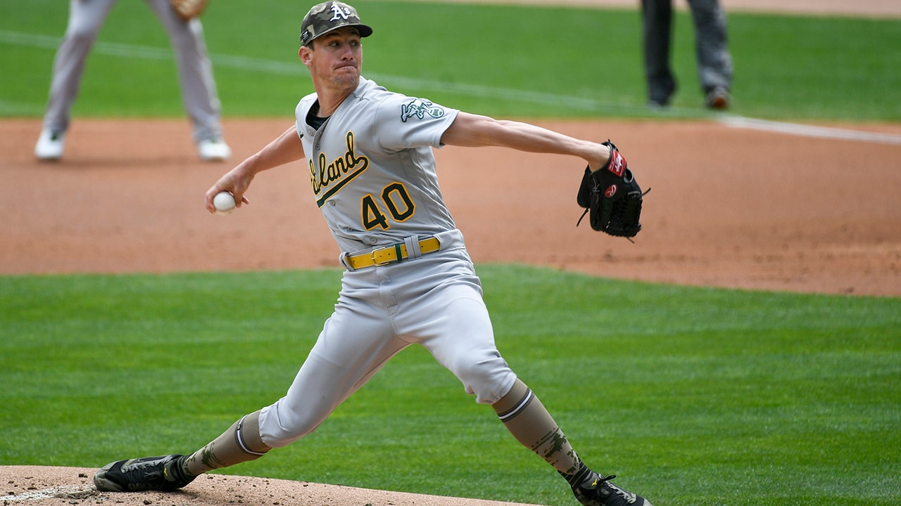 Wild pitch in the 9th lifts Athletics past Twins 7-6 1 Wild pitch in the 9th lifts Athletics past Twins 7-6