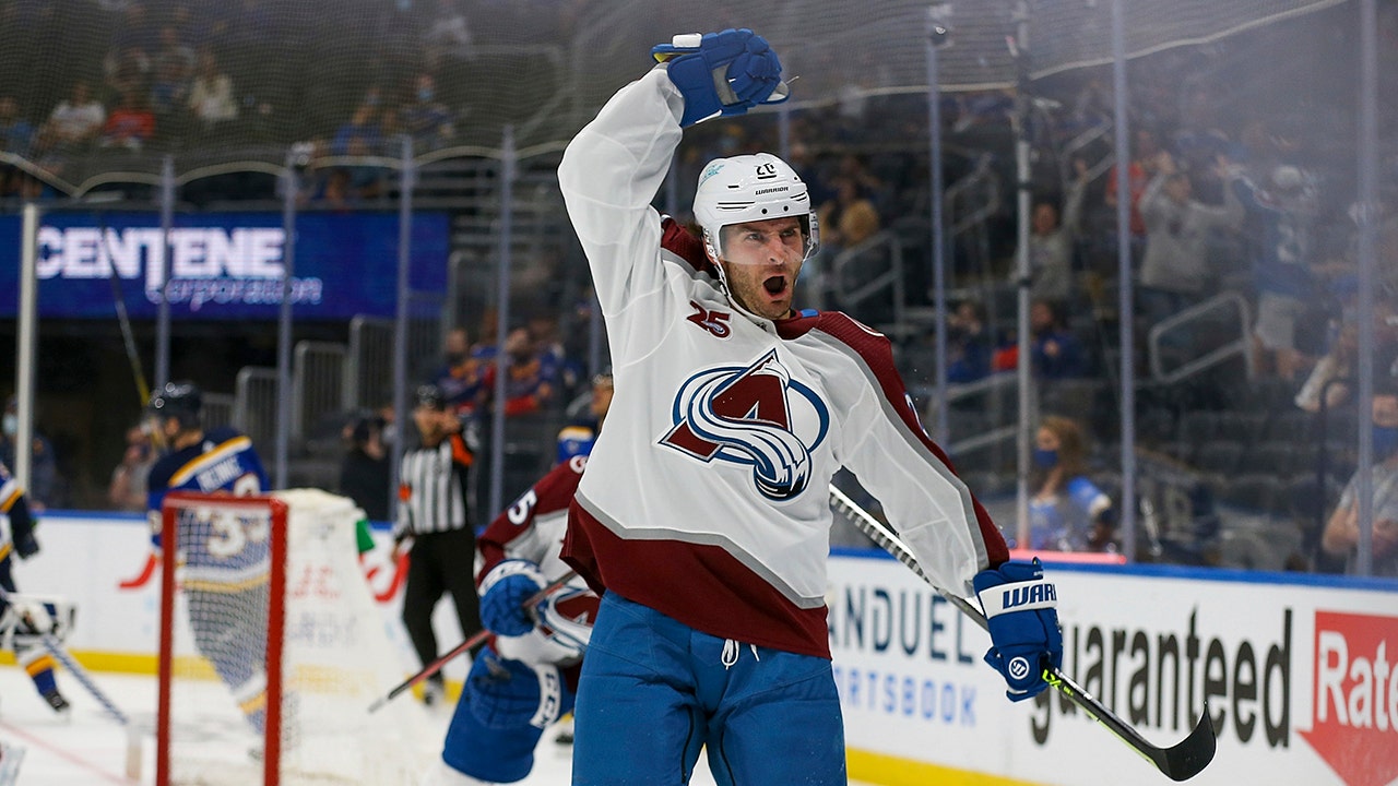 Avs score 3 in 2nd, beat Blues 5-1 to take a 3-0 series lead 1 Avs score 3 in 2nd, beat Blues 5-1 to take a 3-0 series lead