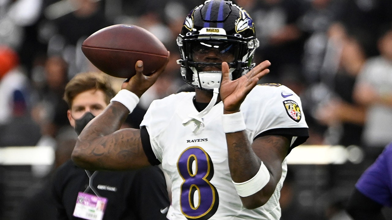 Ravens Lamar Jackson Tries To Tamp Down Hype Ahead Of Chiefs Game