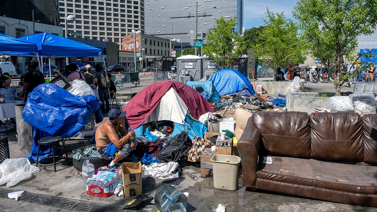 LA City Council Greenlights Ban On Homeless Encampments 500 Feet From