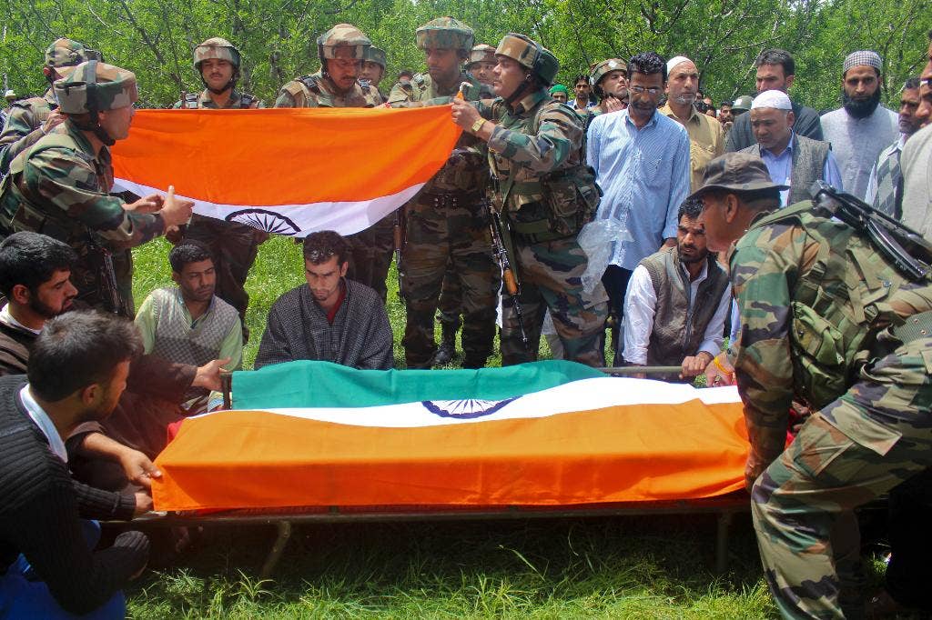 Suspected Kashmir rebels kidnap and kill Indian army officer | Fox News