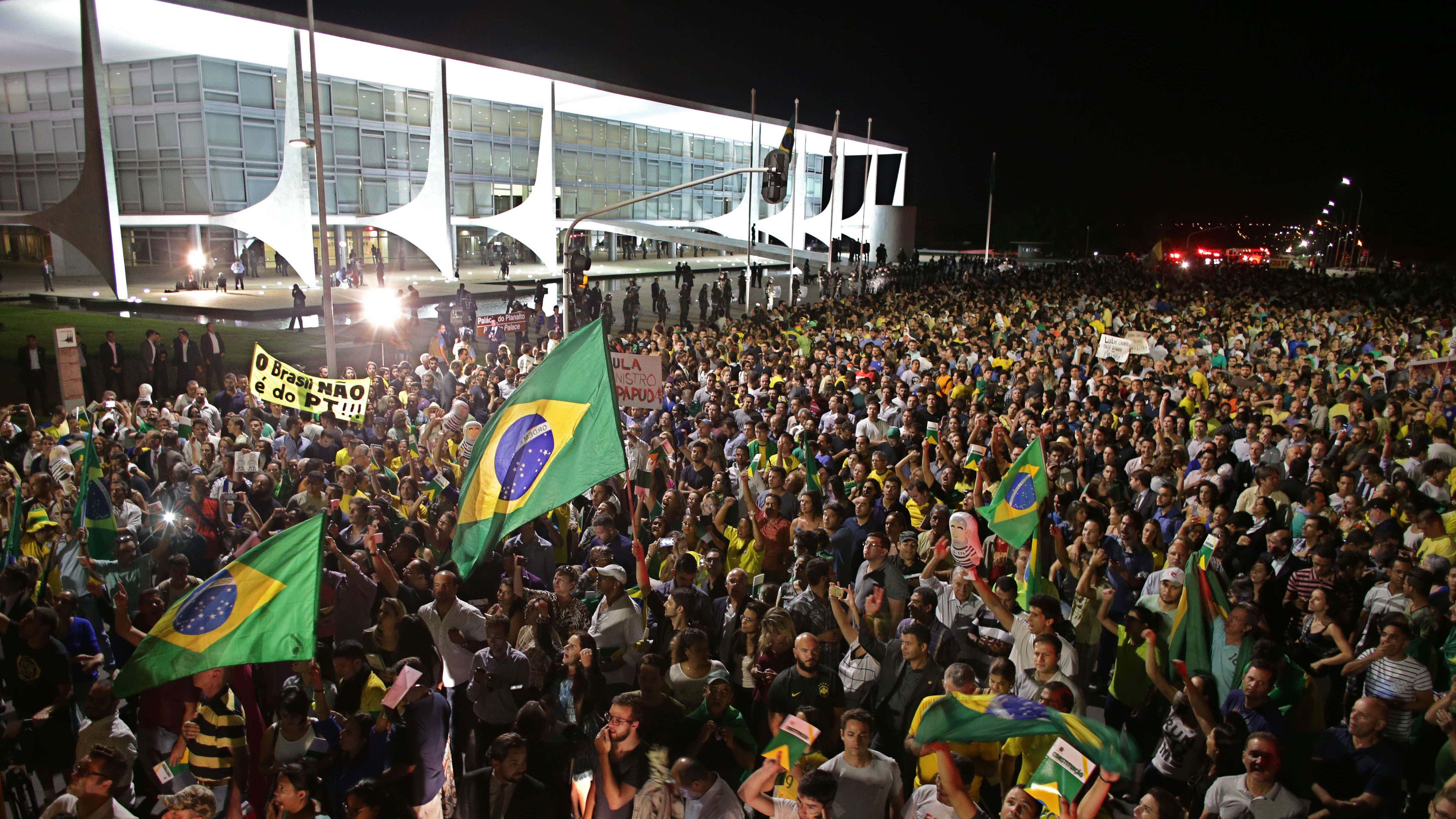 Massive protests in Brazil after audio recordings of president, public