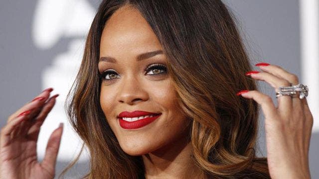 Rihanna mocks 16-year-old fan for copycat prom outfit