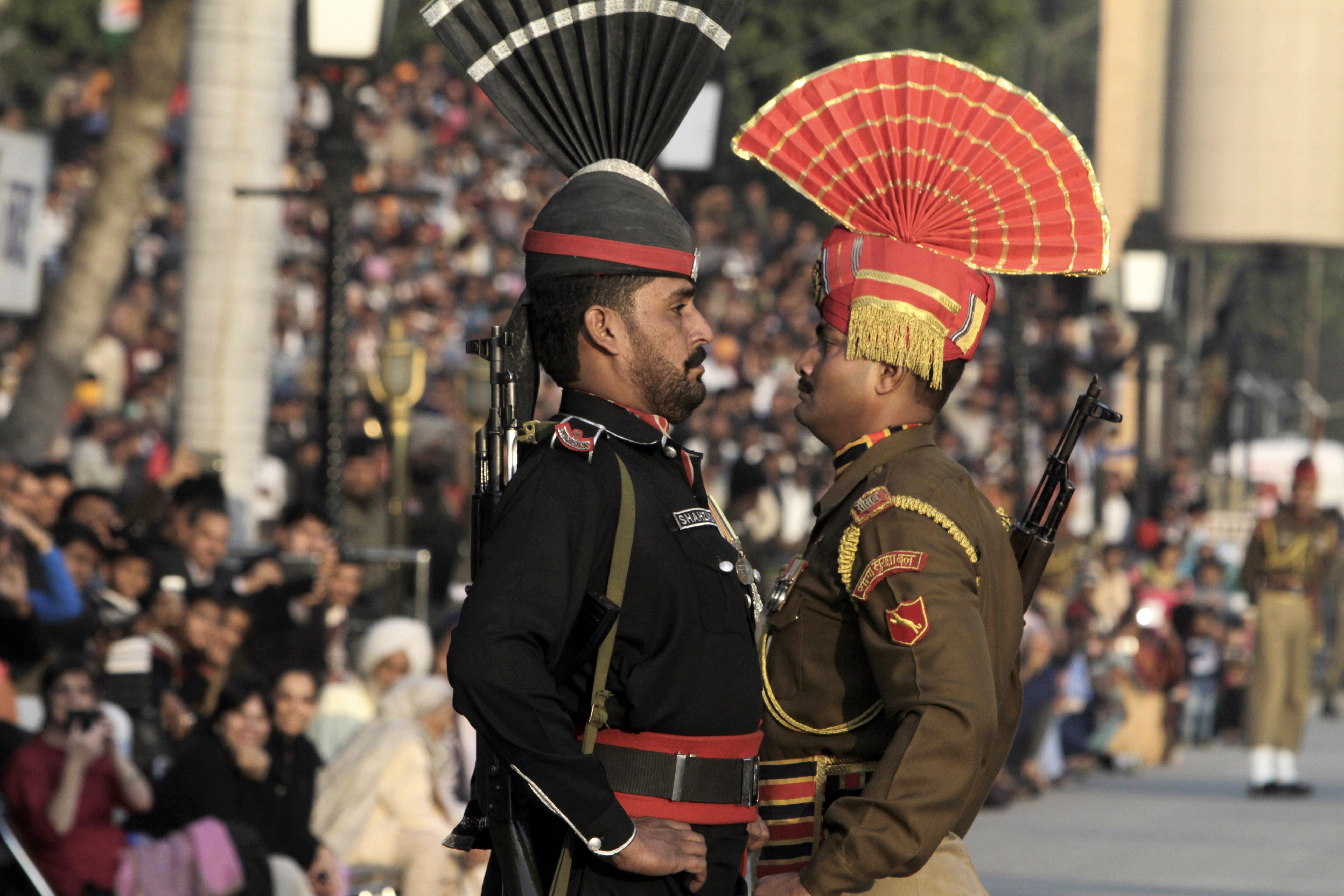 Respons Pakistan dan India terhadap kekerasan mematikan di Kashmir menunjukkan betapa hubungan keduanya telah membaik