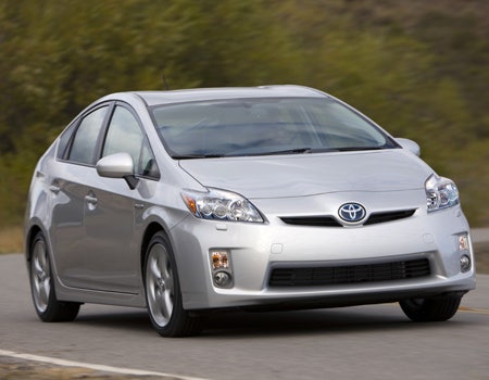 Toyota says new Prius, fuel cell car due in 2015