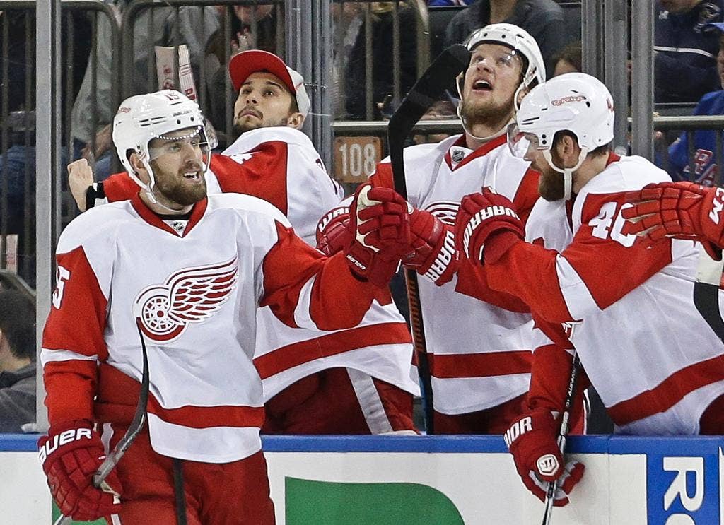 Rangers menyelinap melewati Red Wings;  Detroit masih lolos ke babak playoff