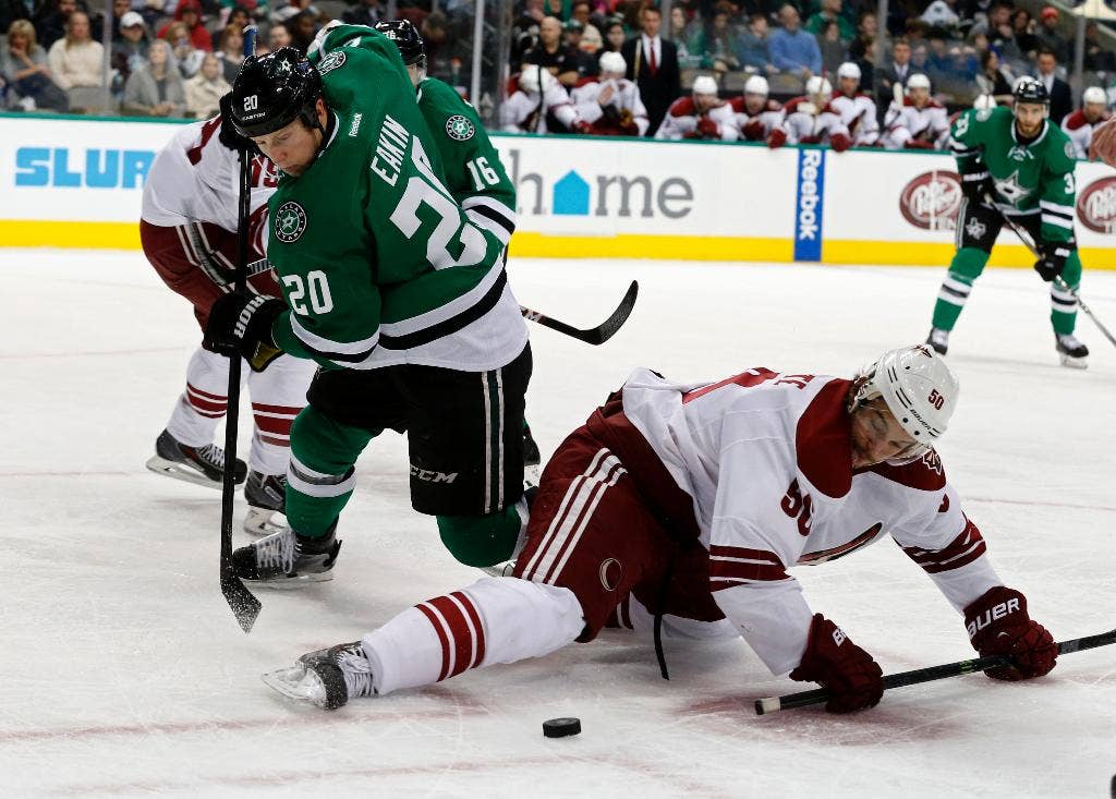 Lehtonen membuat 31 tembakan, Ritchie mencetak gol di pertandingan NHL pertama dalam kemenangan 6-0 Stars atas Coyotes