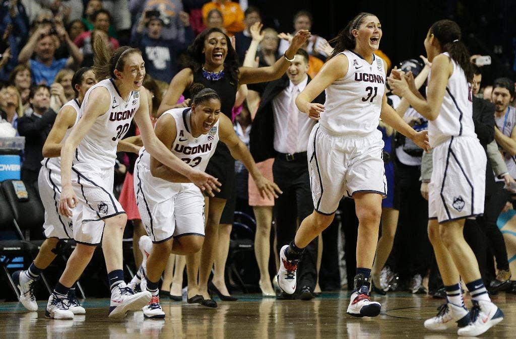 Uconn Routs Notre Dame 79 58 In Battle Of Unbeatens Wins Record 9th 3255