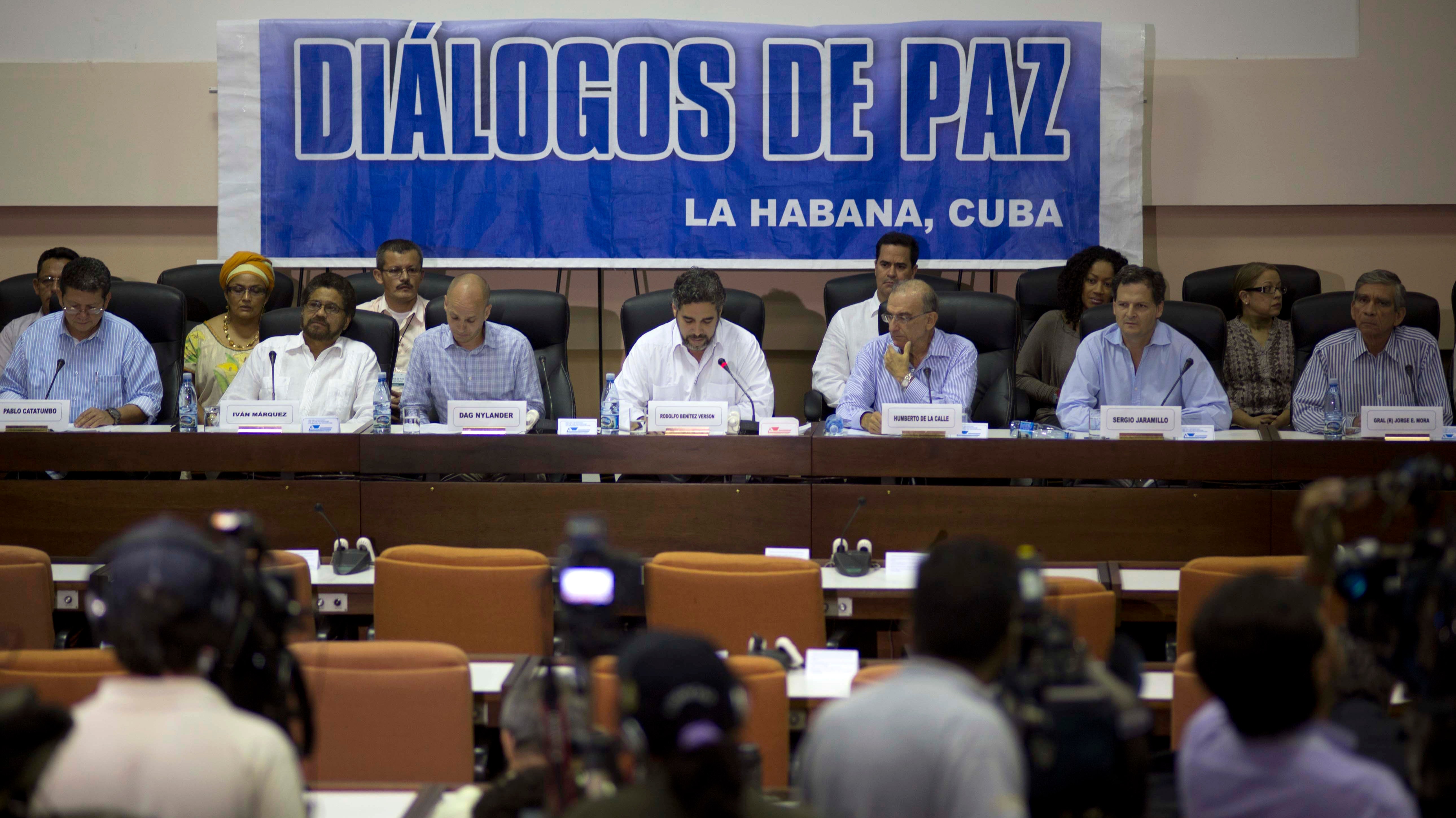 Colombia Suspends Aerial Bombings Against FARC Rebels Following Truce ...