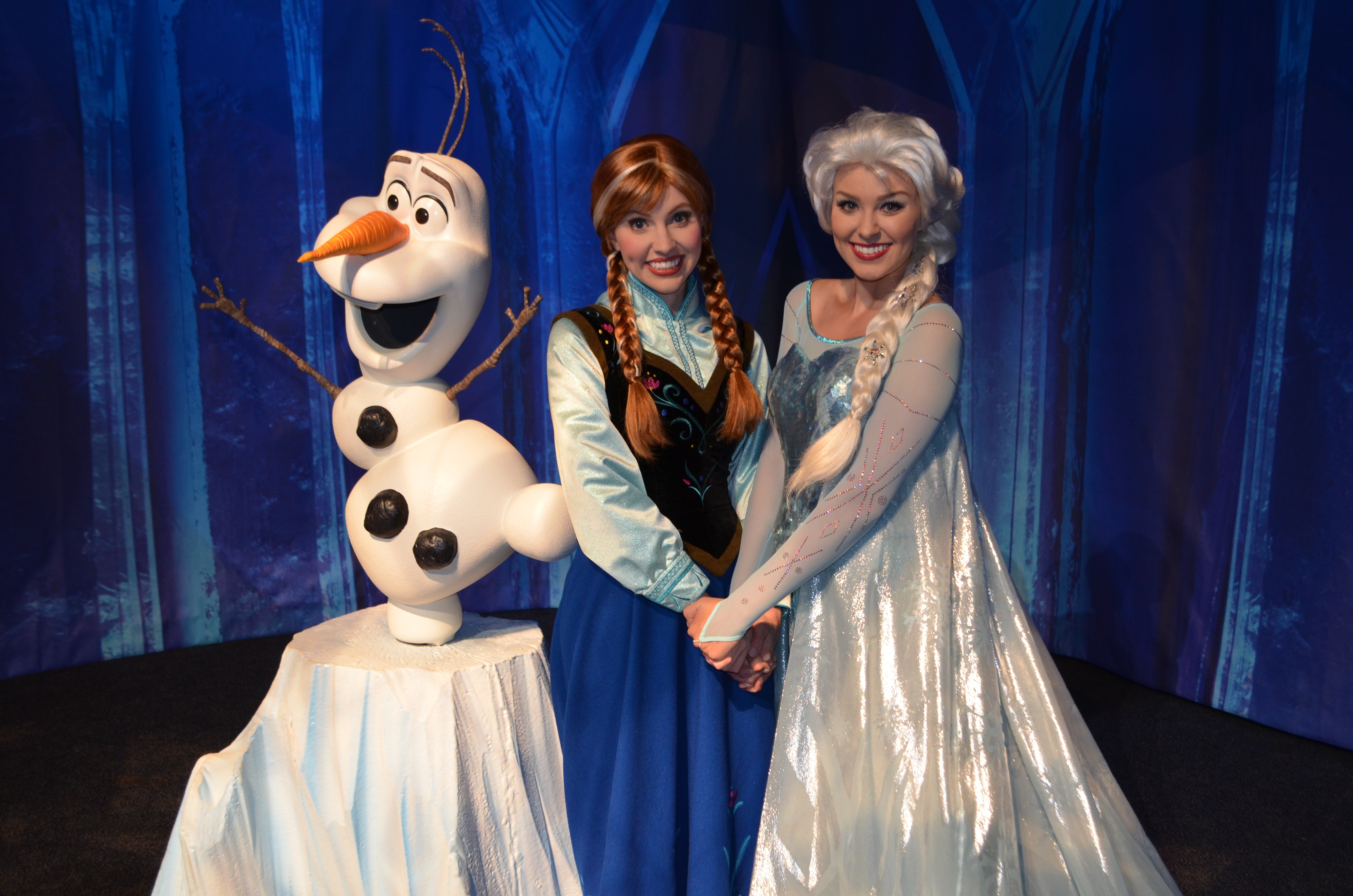 Elsa Takes Over Walt Disney World During The Holidays As ‘frozen