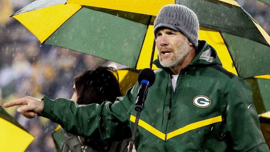 Brett Favre: 'No one's replacing Aaron Rodgers'