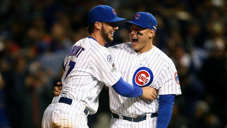 Chicago Cubs Kris Bryant celebrates with Anthony Rizzo (44) after