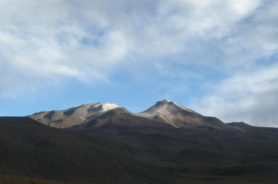 Huge water 'lake' found beneath Bolivian volcano