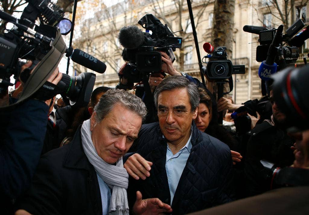 Sudah lama tidak. 2 mengalahkan Sarkozy di pemilihan pendahuluan konservatif Prancis