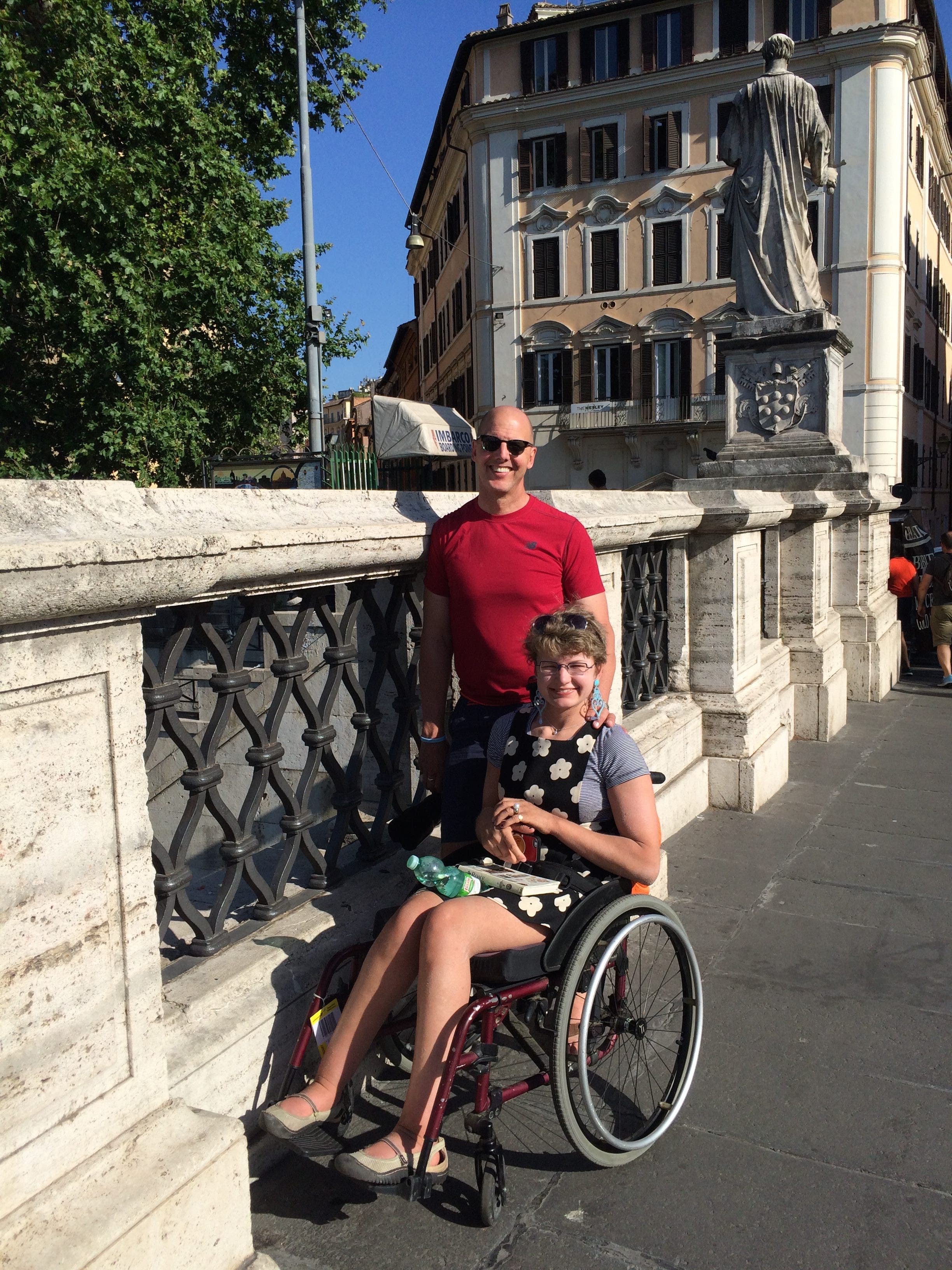 Kondisi langka yang dialami wanita ini menyebabkan kulit terasa sangat gatal dan anggota badan kaku