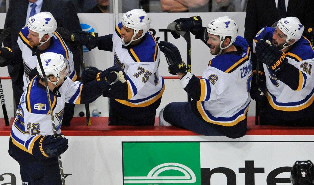 Tarasenko membantu Blues mengalahkan Blackhawks 5-2 di pertandingan pembuka