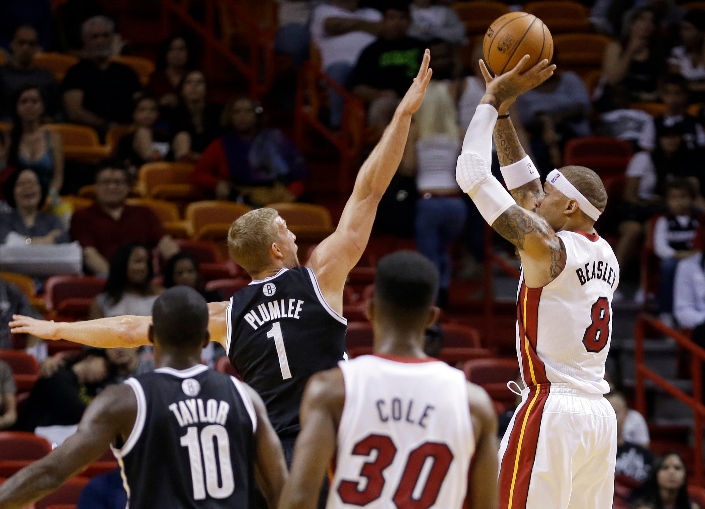 October 30, 2013: Miami Heat point guard Mario Chalmers (15) talks