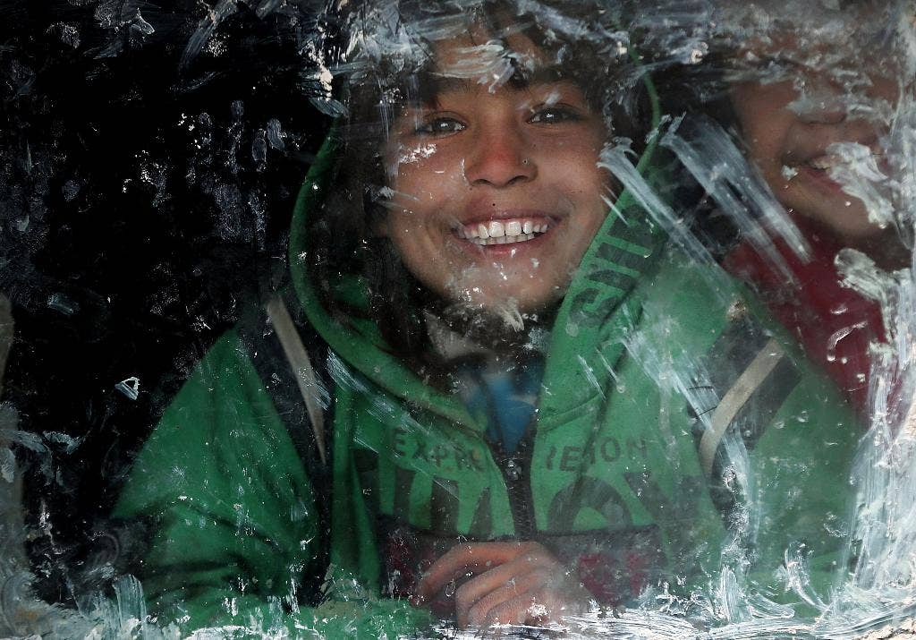 Warga Afghanistan yang melarikan diri dari kekerasan pemberontak menghadapi musim dingin yang keras di kamp-kamp darurat