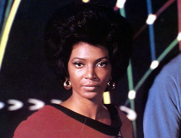 'Star Trek' star Nichelle Nichols, who played Lt. Uhura, recovering ...