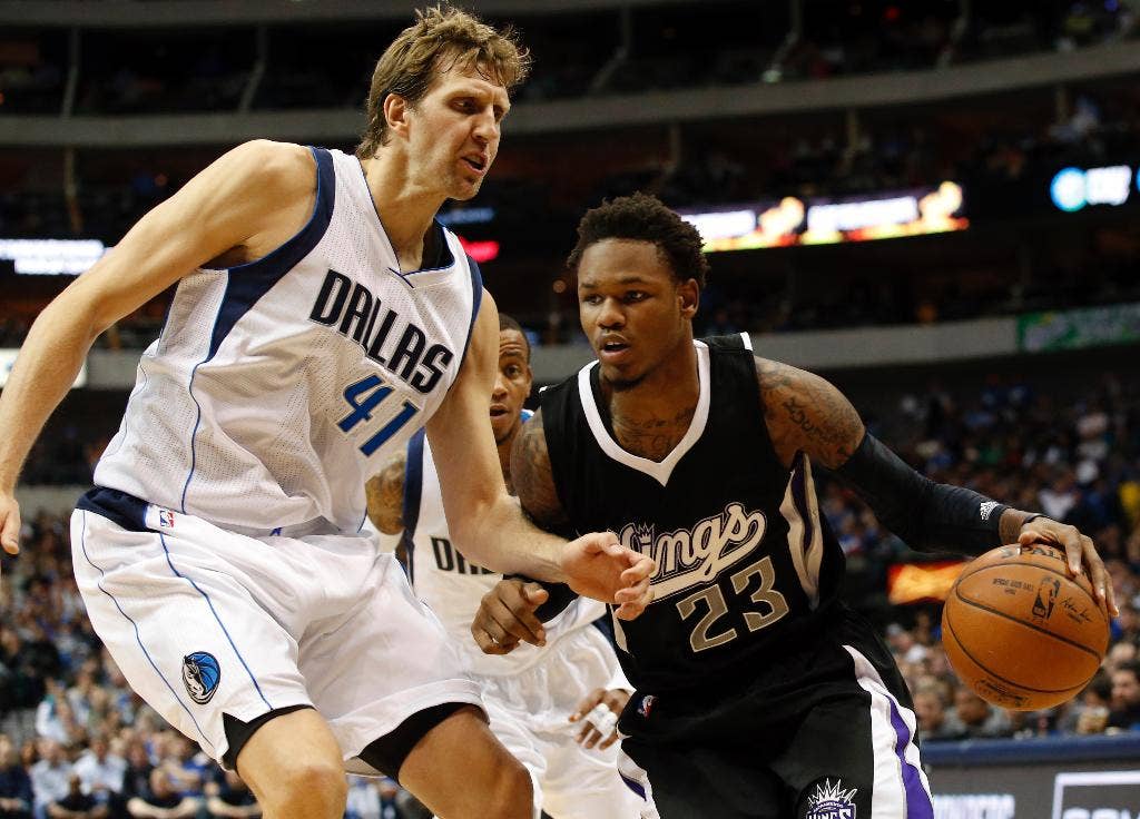 Nowitzki, kini pencetak gol terbanyak NBA yang lahir di luar AS, Mavs bangkit dari ketertinggalan 24 untuk mengalahkan Kings 106-98