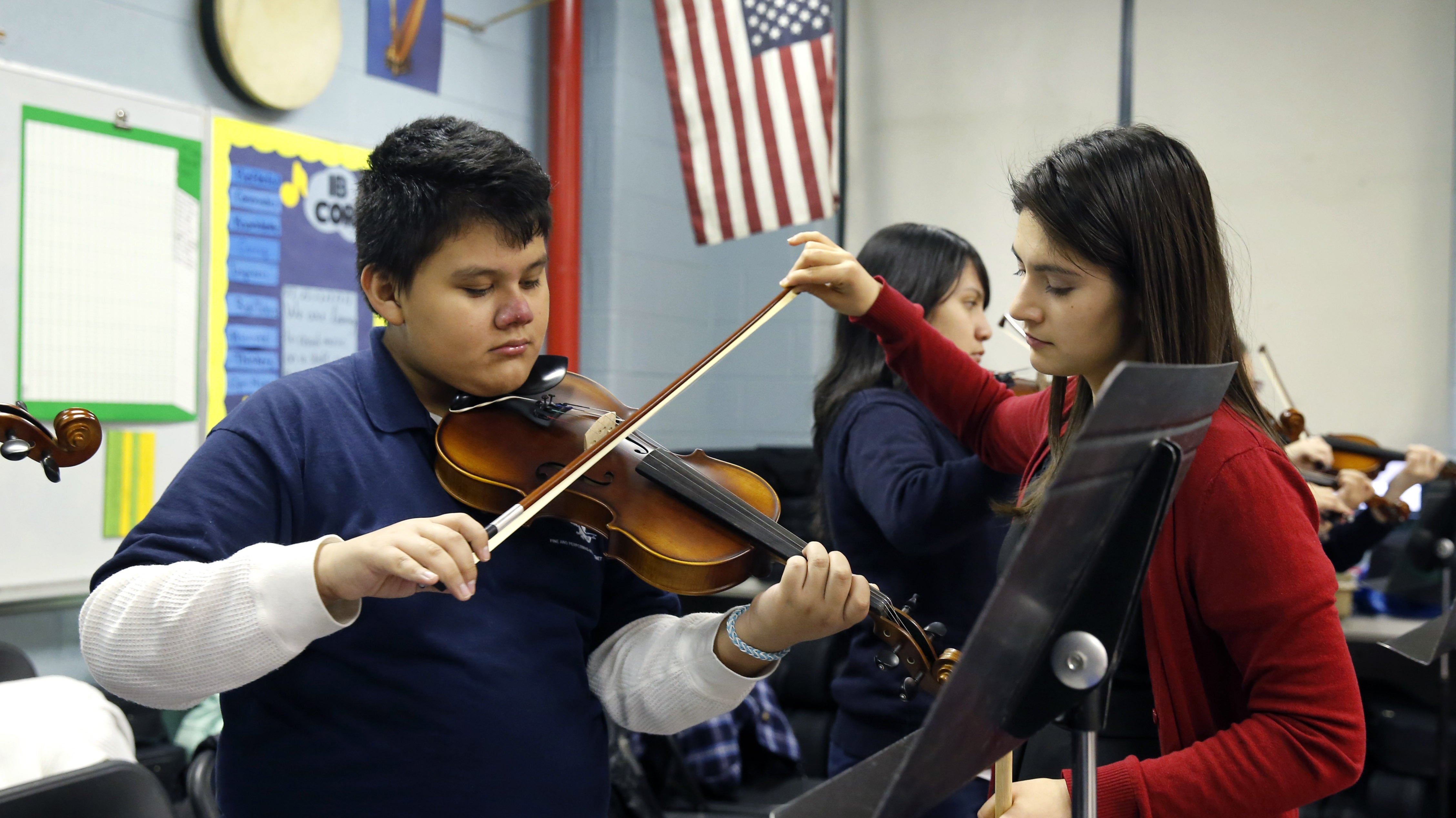 schools-using-mariachi-music-to-bring-together-teachers-parents-fox-news