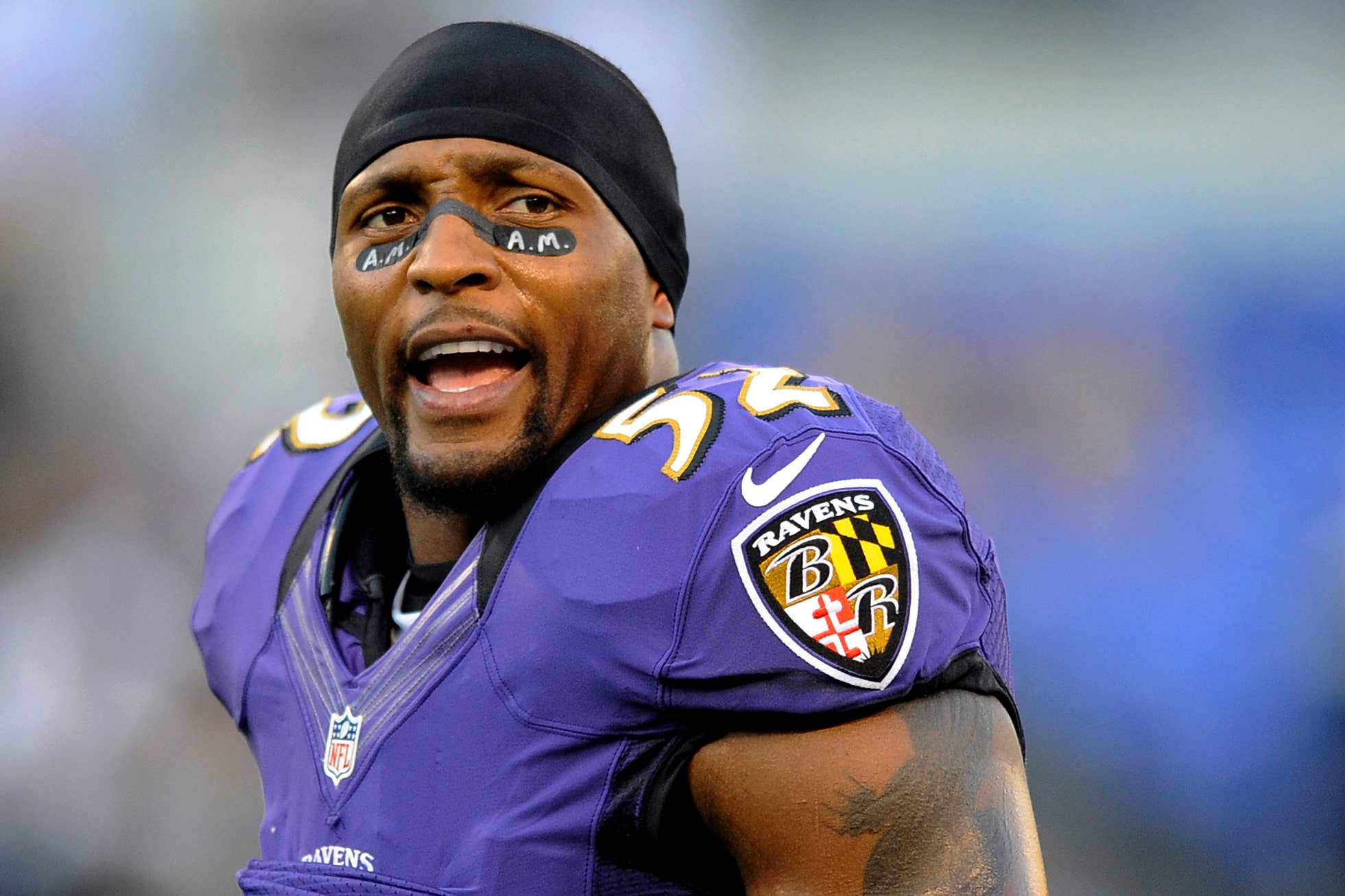 Ray Lewis to retire after playoffs, says, 'this will be my last ride