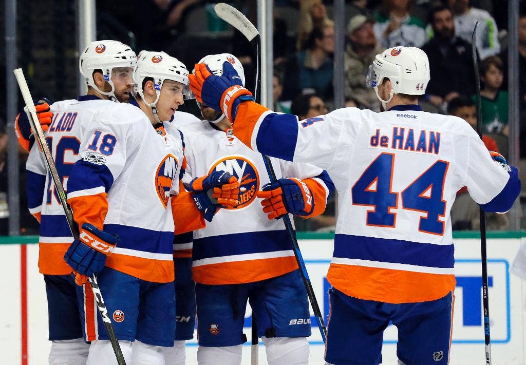 Aliran membantu penduduk pulau mengumpulkan kemenangan 5-4 atas Bintang