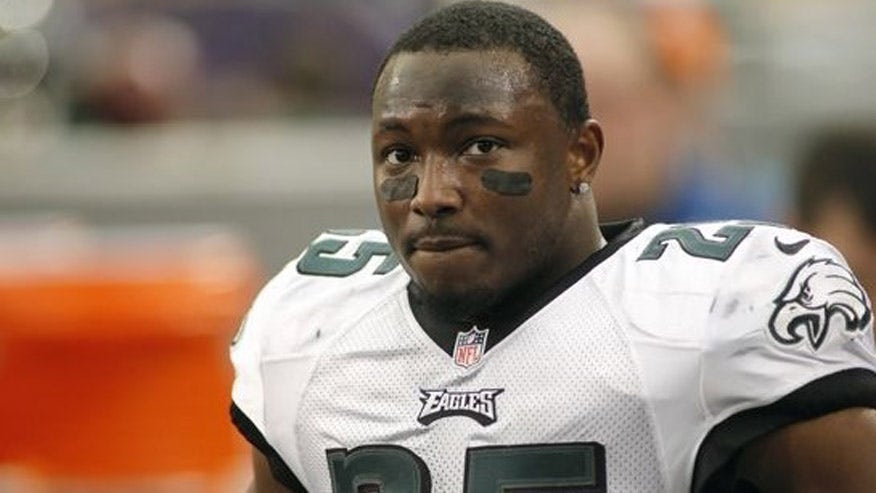 Burger Joint Calls Out Eagles' Lesean Mccoy For Skimpy 20 Cent Tip 