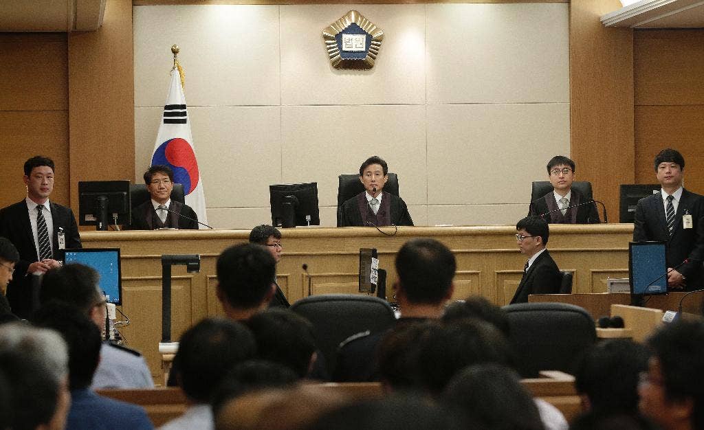 Kapten feri Korea Selatan yang hancur meningkat menjadi hidup di penjara Kapten feri Korea Selatan yang hancur meningkat menjadi hidup di penjara