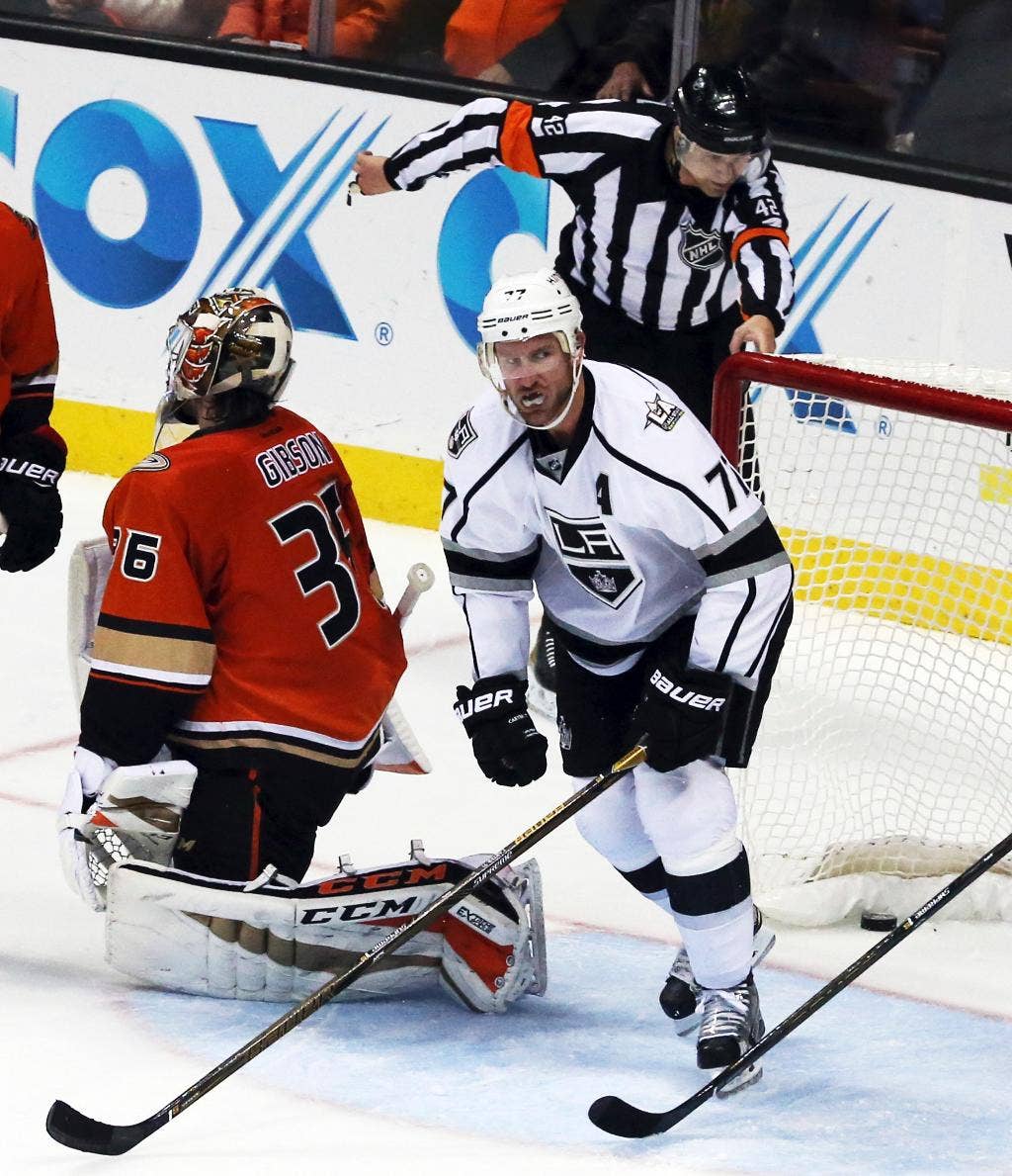 Carter mencetak dua gol, mendapat poin ke-600; Raja mengalahkan Bebek 3-2