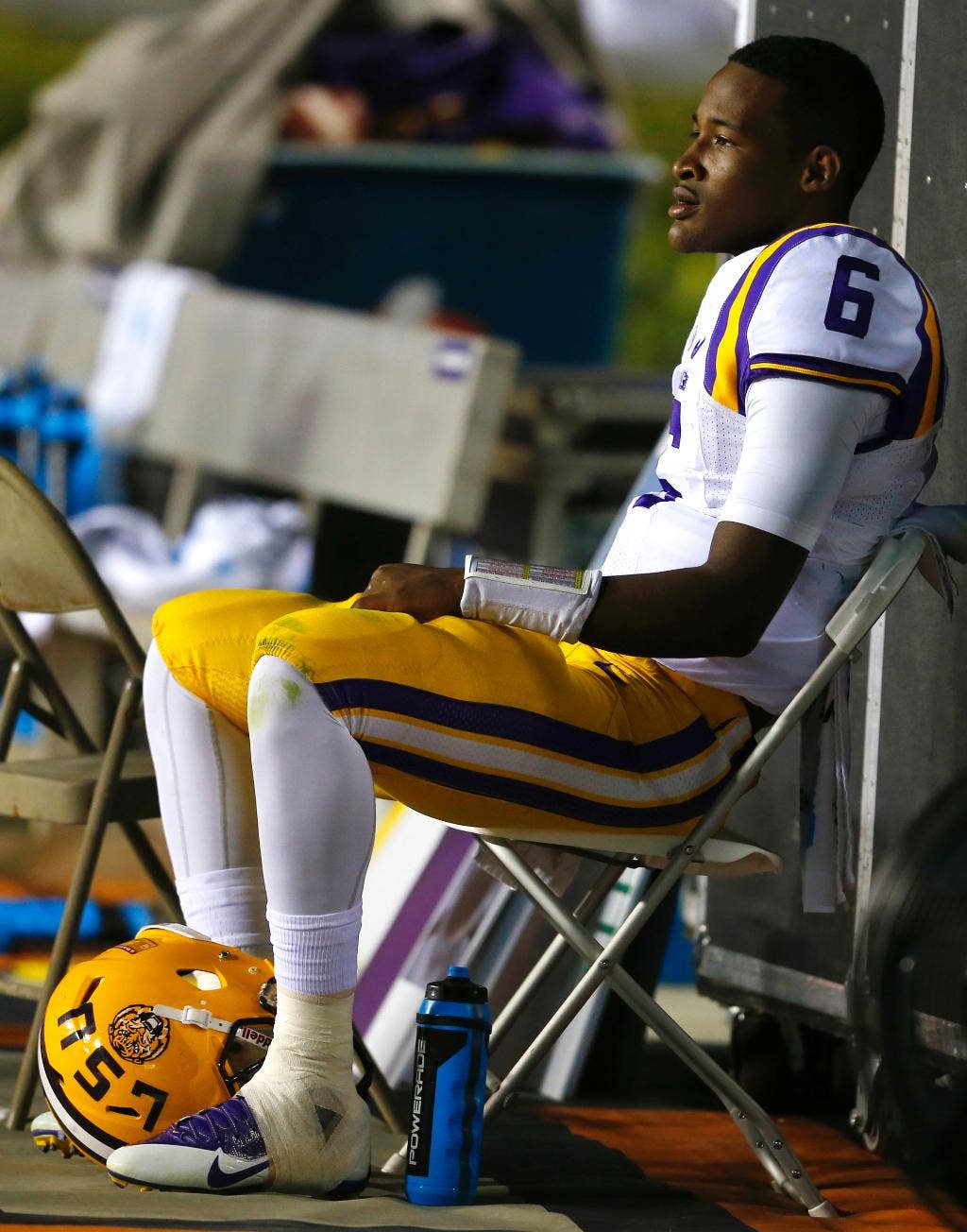 Setelah kegagalan di Auburn, Miles dari LSU menginginkan lebih banyak persaingan antara QB Harris, Jennings