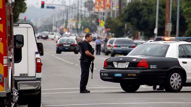 4 officers shot in 2 separate attacks in Los Angeles | Fox News