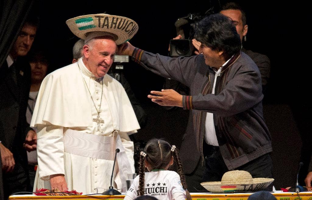 Paus memohon pengampunan atas dosa, kejahatan dan kejahatan Gereja terhadap Pribumi Amerika Paus memohon pengampunan atas dosa, kejahatan dan kejahatan Gereja terhadap Pribumi Amerika
