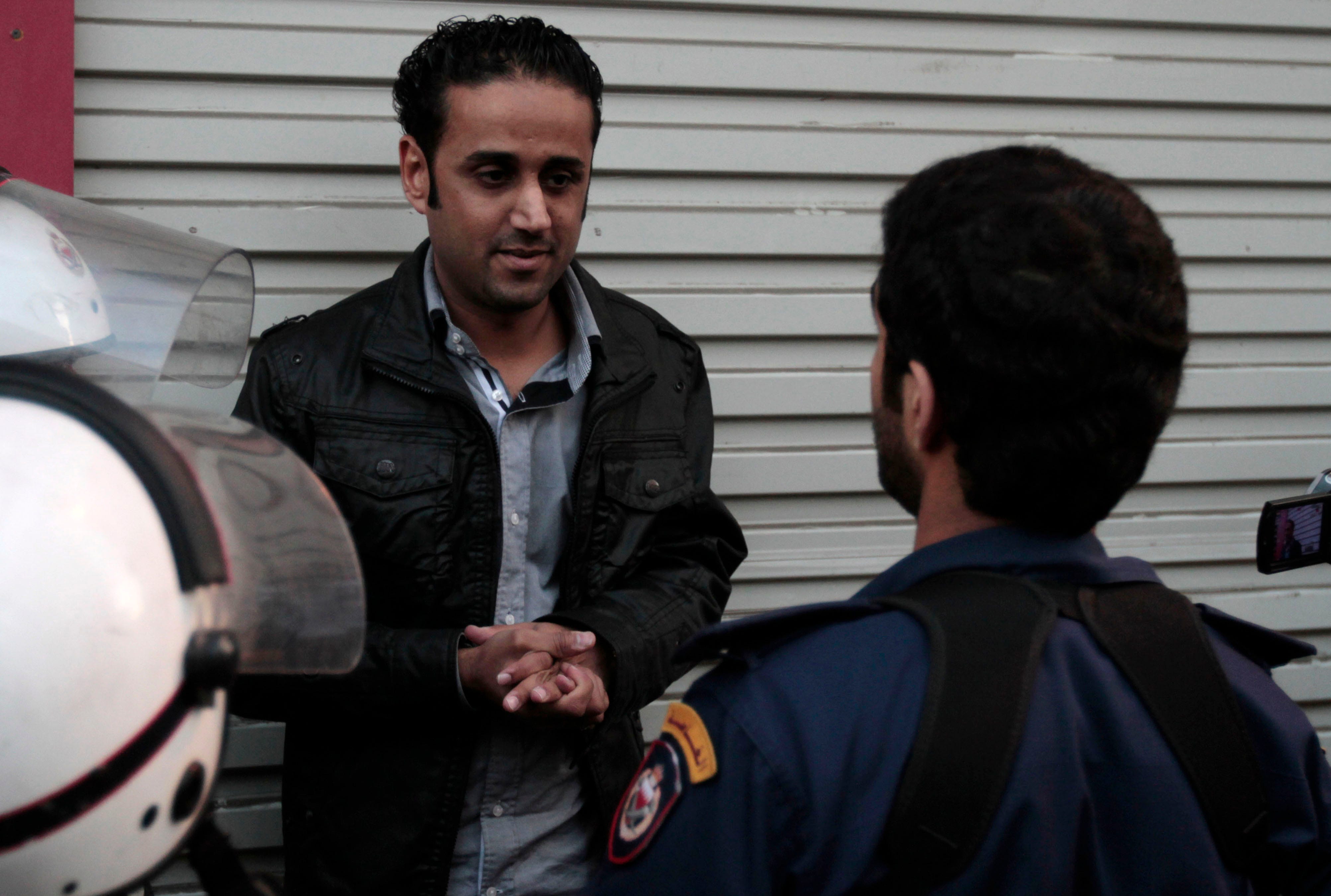 Gelombang tidak nyaman -Ruler secara tajam berjuang untuk para kritikus di web