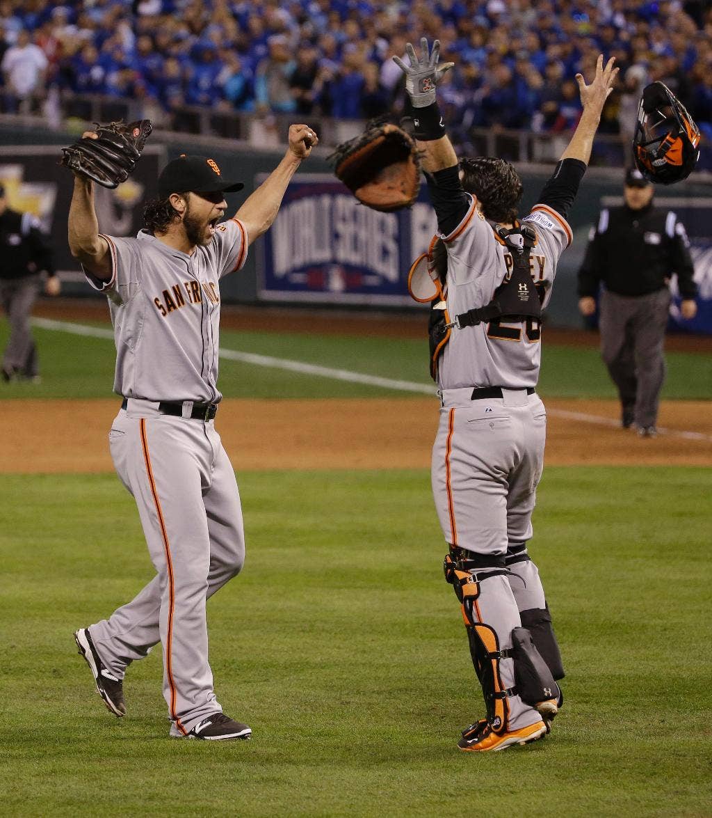 Giant Relief: Bumgarner, Giants Holds Royals 3-2 untuk gelar World Series ke-3 dalam 5 tahun