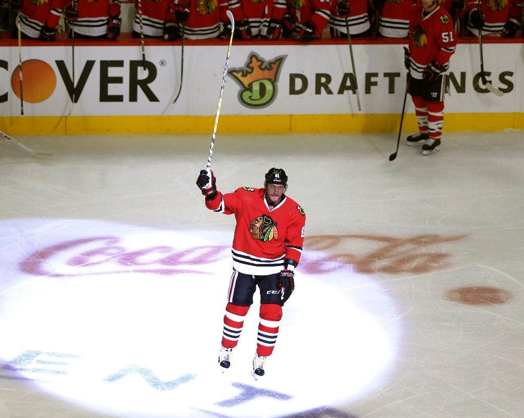 Gol ke-500 Hossa membantu Blackhawks mengalahkan Flyers 7-4