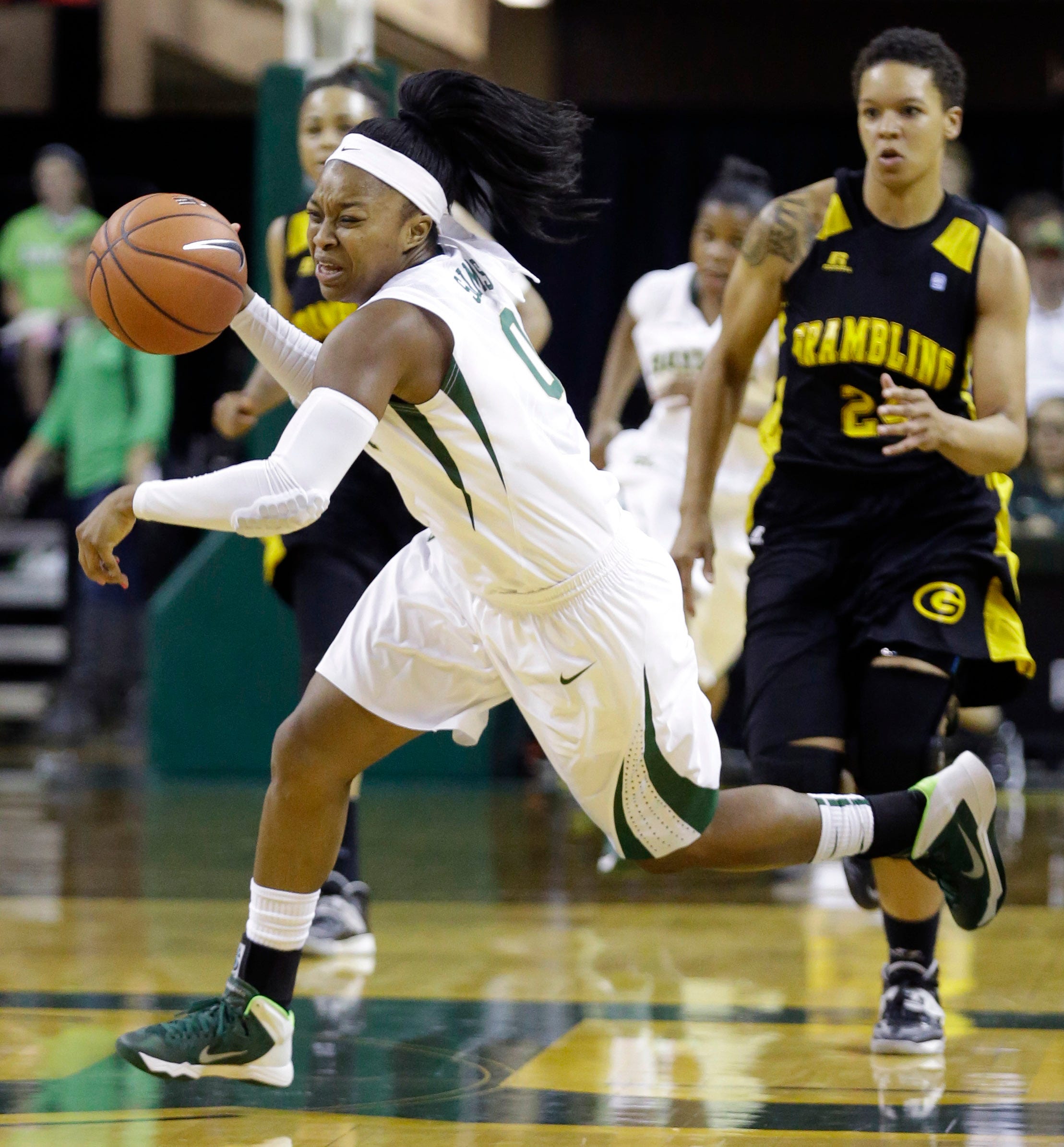 Sims memiliki 28 poin, memimpin no. 10 Wanita Baylor hingga 110-55 Kemenangan atas Grambling St.