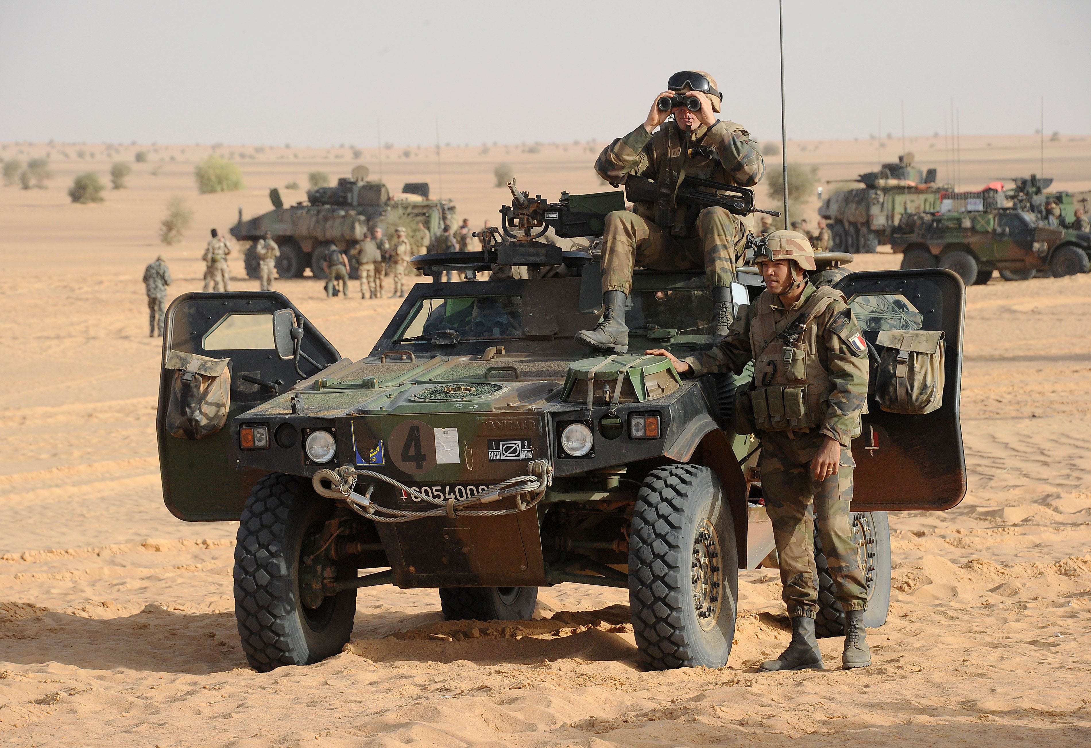 Al Qaeda ditujukan untuk warga negara Prancis di luar negeri karena zona tanpa go tumbuh