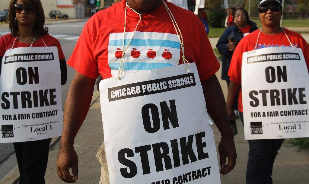 Chicago teachers vote to authorize strike in contract talks | Fox News
