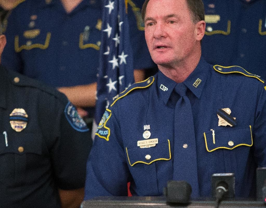 Eksklusif AP: Pria yang tertangkap basah menembak tersangka: ‘Saya menjegalnya. kita menyentuh tanah’