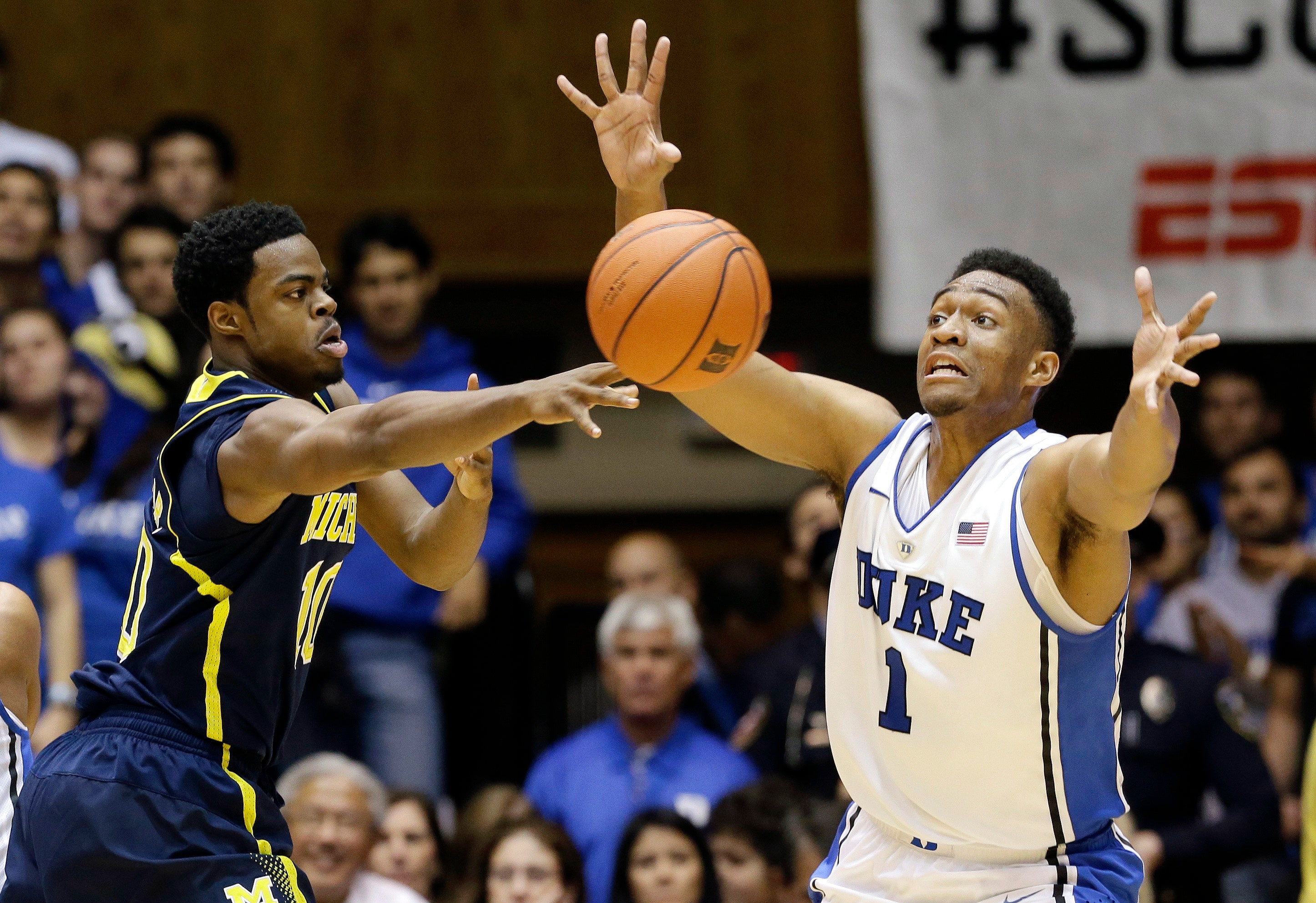 TIDAK. 10 Setan Biru termasuk Stauskas di no. 22, kekalahan 79-69 Michigan di ACC/Tantangan Sepuluh Besar