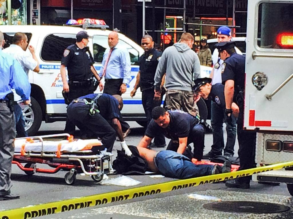 Police: Man shot after striking officer, 4 others with hammer in New ...