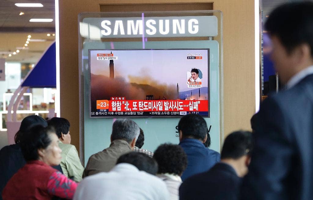 Yang terbaru: Pence tiba di Korea Selatan untuk memulai perjalanan Asia