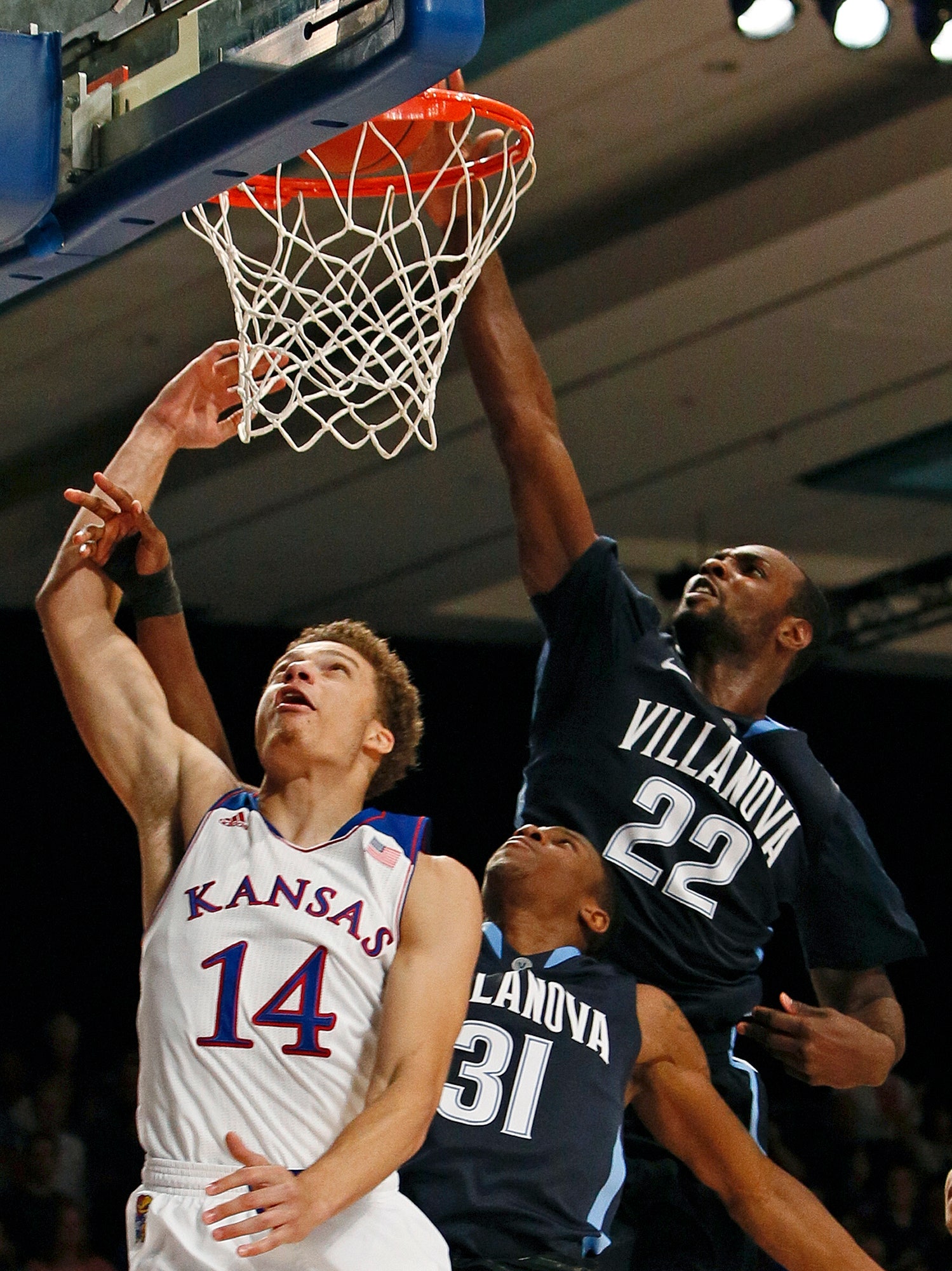 TIDAK.  2 turun: Kansas menolak perjalanan ke pertandingan perebutan gelar Atlantis, jatuh ke tangan Villanova 63-59
