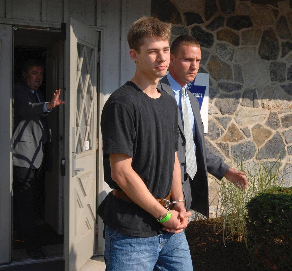 Man convicted of 3 murders as teen kills himself in prison | Fox News