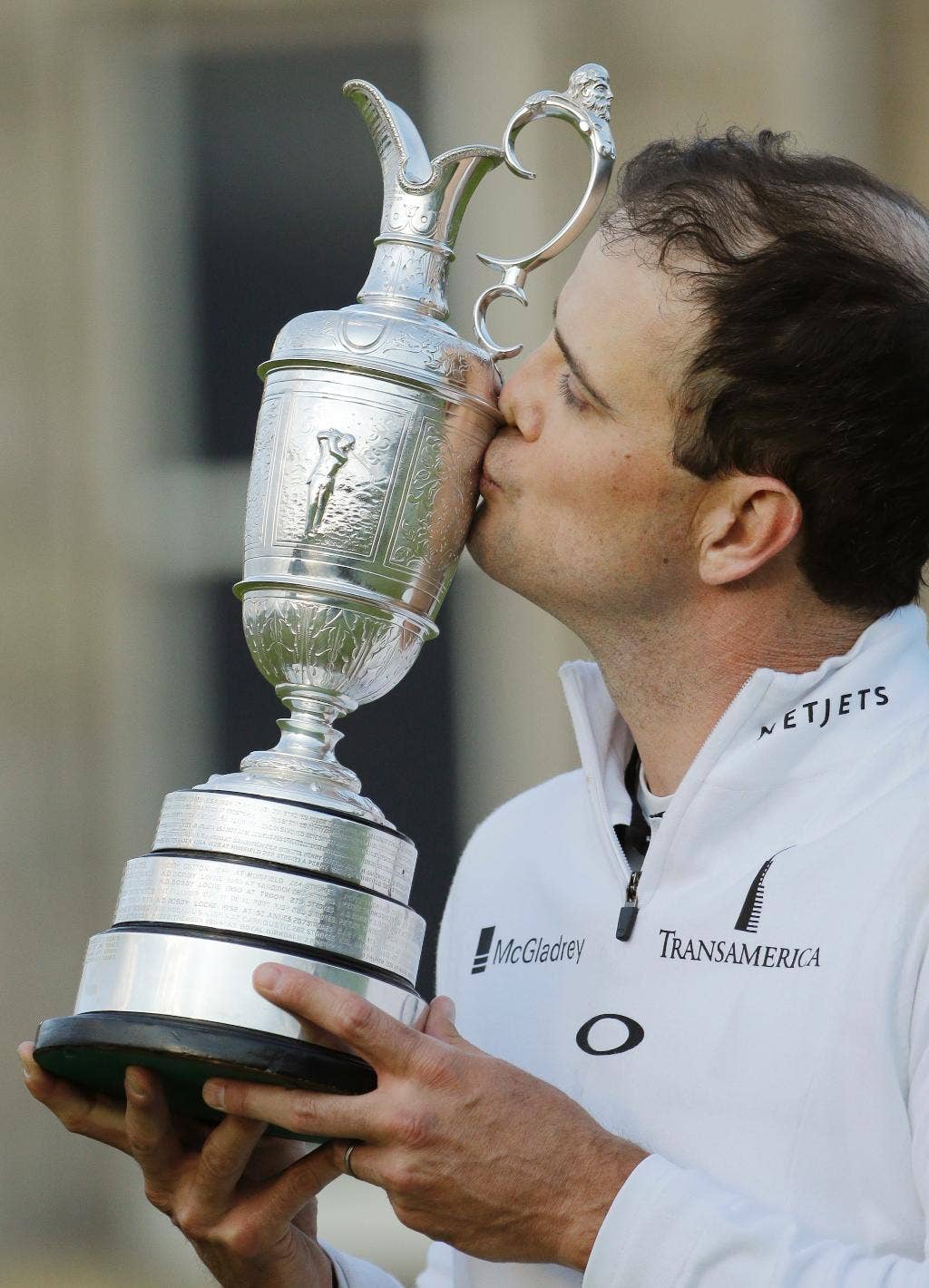 Zach Johnson memberikan momen penting bagi pelempar darah, menghentikan tawaran Grand Slam untuk Spieth