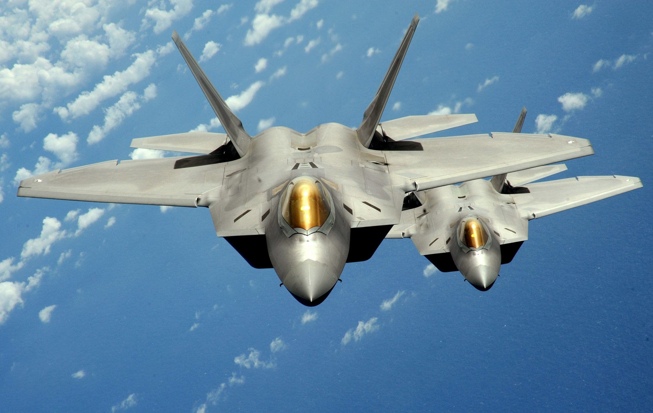 11 stunning F-22 fighter jet images